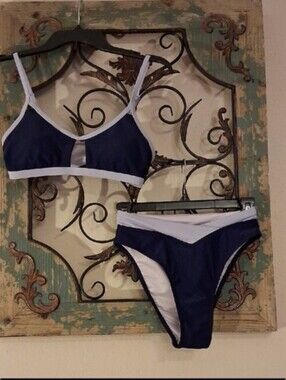 🔥🔥CLEARANCE🔥🔥 Cupshe Navy and White Contrast Two-Piece Bikini. NWT Size XS